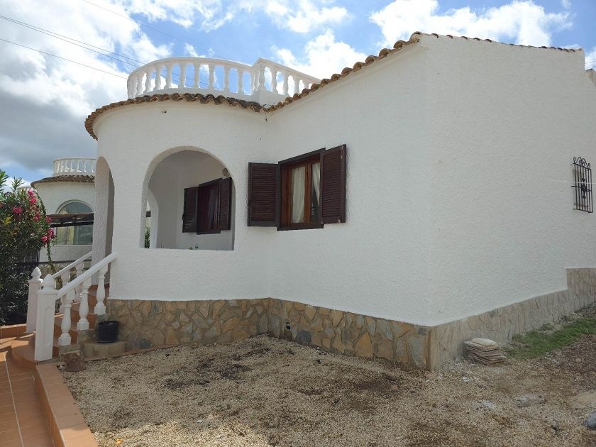Charming Detached Villa for Sale in Villacosta, Villamartin - Villamartin