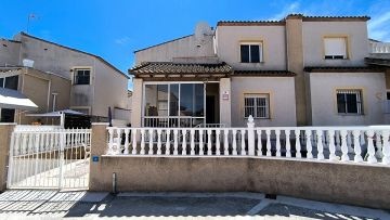 Spacious Quad Villa In Montebello With Communal Pool
