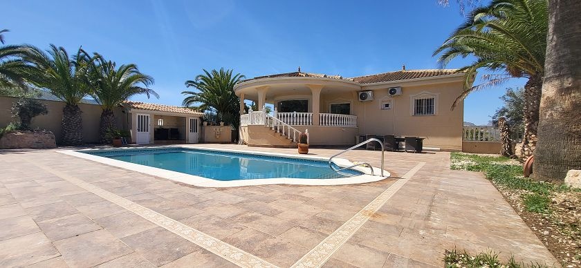 Beautiful Detached Villa With Pool - Hondón de las Nieves