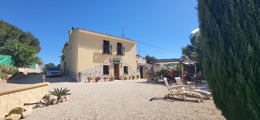 Charming 200-Year-Old Renovated Country House with 6 Bedrooms, Pool and Almond Grove - La Romaneta