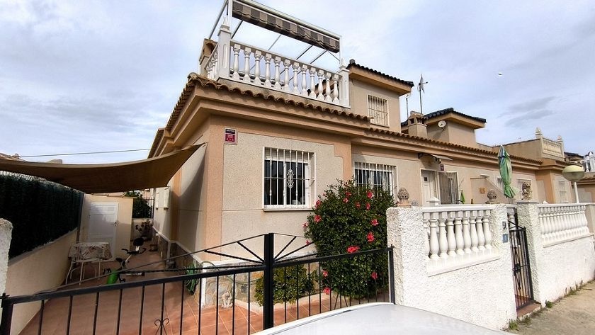 Fantastic Blue Top Quad Villa in Rojales Hills – Spacious & Perfectly Located - Rojales
