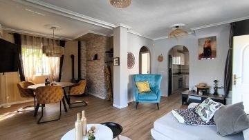 Beautiful 2 Bed, 2 Bath Detached Villa with Pool and Mountain Views - Benimar