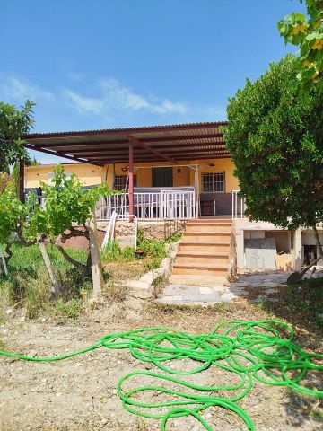2-Bedroom Detached Country House with 2,000m² Garden - Monóvar