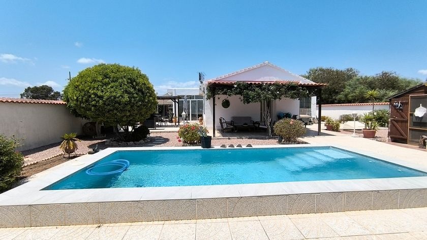 Unique Detached Villa Walking Distance to Beach - La Marina