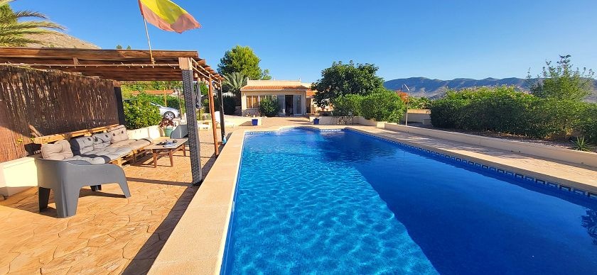 Detached 3-Bed Villa with Pool & Olive Grove – Walking Distance to La Romana - La Romana
