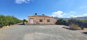 Charming 3-Bedroom Villa within Walking Distance of Hondón de los Frailes