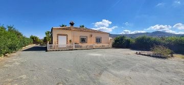 Charming 3-Bedroom Villa within Walking Distance of Hondón de los Frailes - Hondon De Los Frailes
