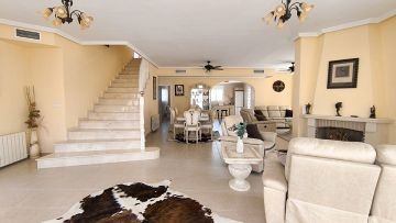 Impressive 4-Bedroom Detached Villa with Private Pool in Prime Ciudad Quesada Location - Cuidad Quesada 