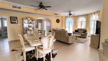 Impressive 4-Bedroom Detached Villa with Private Pool in Prime Ciudad Quesada Location - Cuidad Quesada 